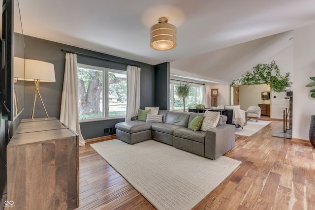 39 Highland Manor Court N, Indianapolis, IN 46228