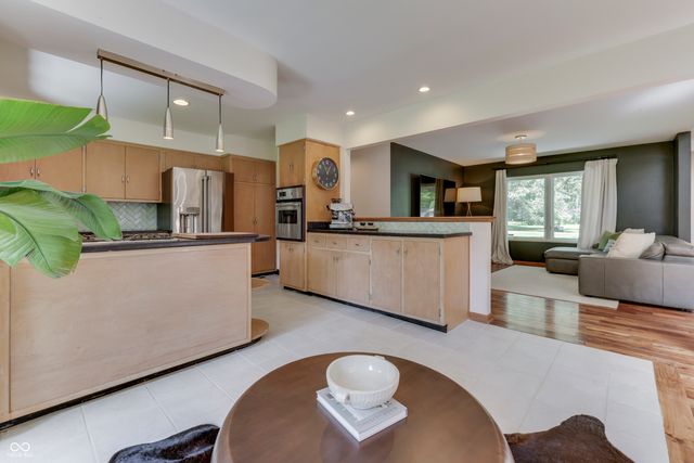 39 Highland Manor Court N, Indianapolis, IN 46228