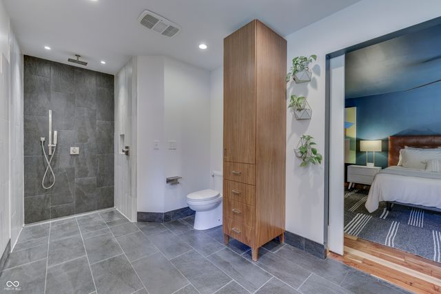 39 Highland Manor Court N, Indianapolis, IN 46228