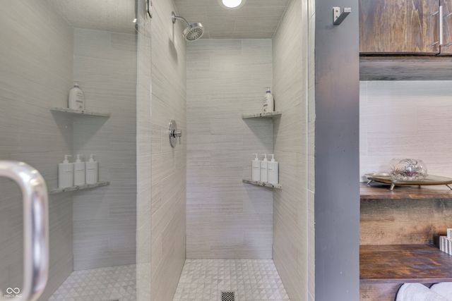 39 Highland Manor Court N, Indianapolis, IN 46228