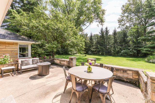 39 Highland Manor Court N, Indianapolis, IN 46228