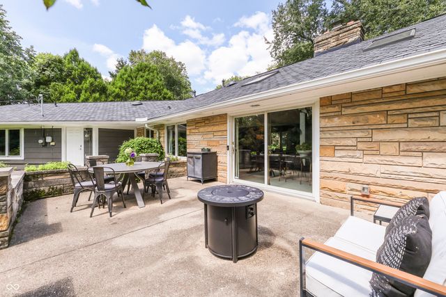 39 Highland Manor Court N, Indianapolis, IN 46228