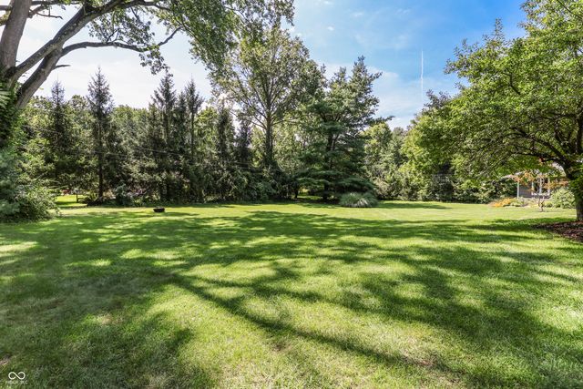 39 Highland Manor Court N, Indianapolis, IN 46228