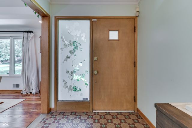 39 Highland Manor Court N, Indianapolis, IN 46228