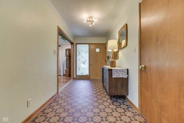 39 Highland Manor Court N, Indianapolis, IN 46228