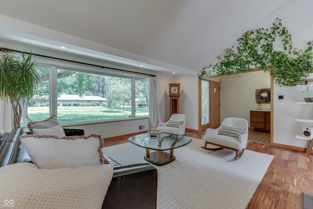 39 Highland Manor Court N, Indianapolis, IN 46228