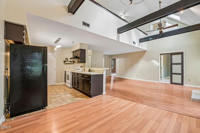 411 Gooseneck B5, Cary, NC 27513