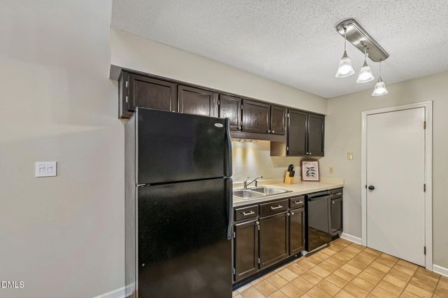 411 Gooseneck B5, Cary, NC 27513