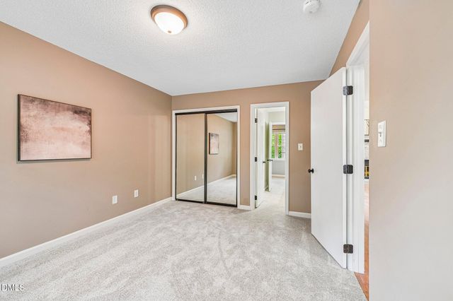 411 Gooseneck B5, Cary, NC 27513