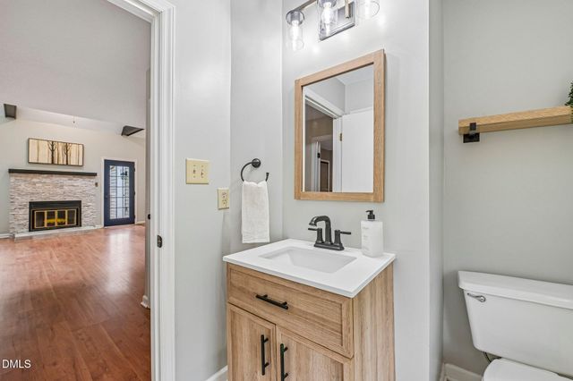411 Gooseneck B5, Cary, NC 27513
