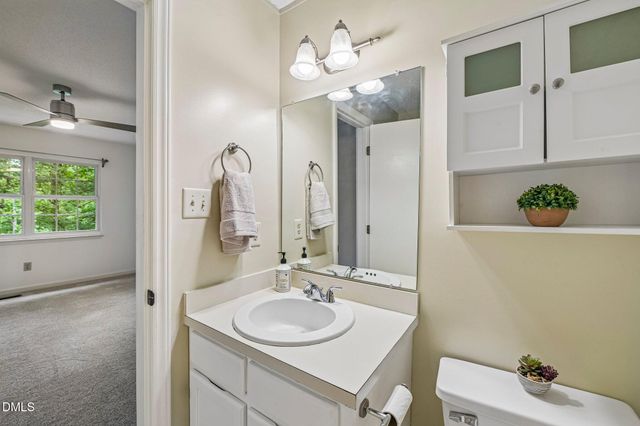 411 Gooseneck B5, Cary, NC 27513