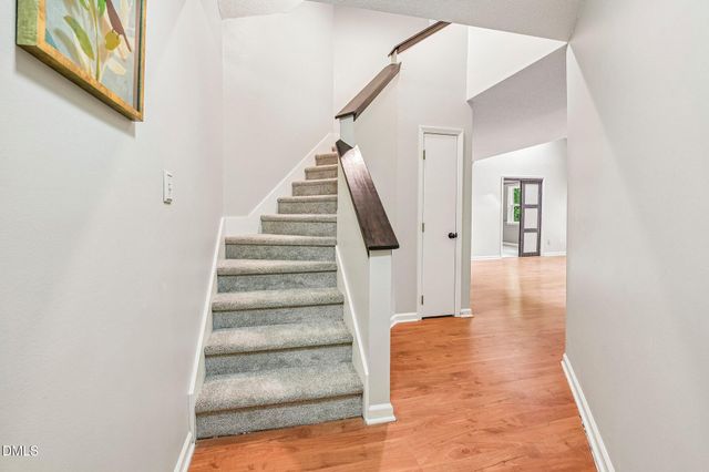 411 Gooseneck B5, Cary, NC 27513