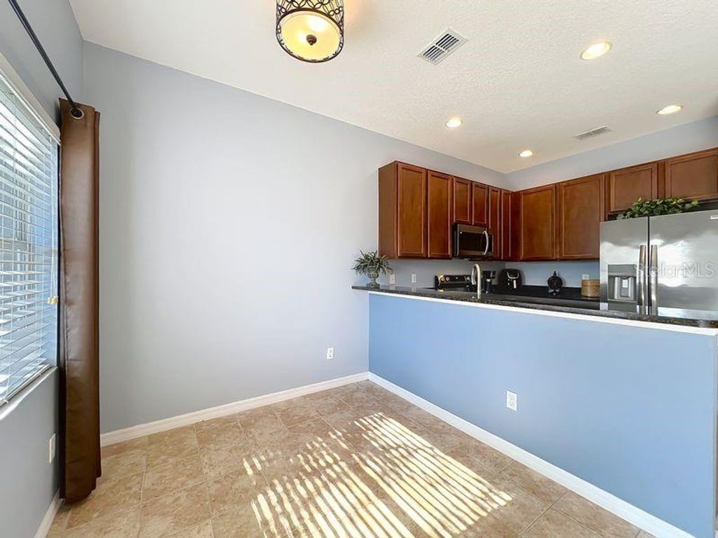 Image 14 of property listing at 3825 BLACK SPRUCE LANE, Winter Springs, FL 32708