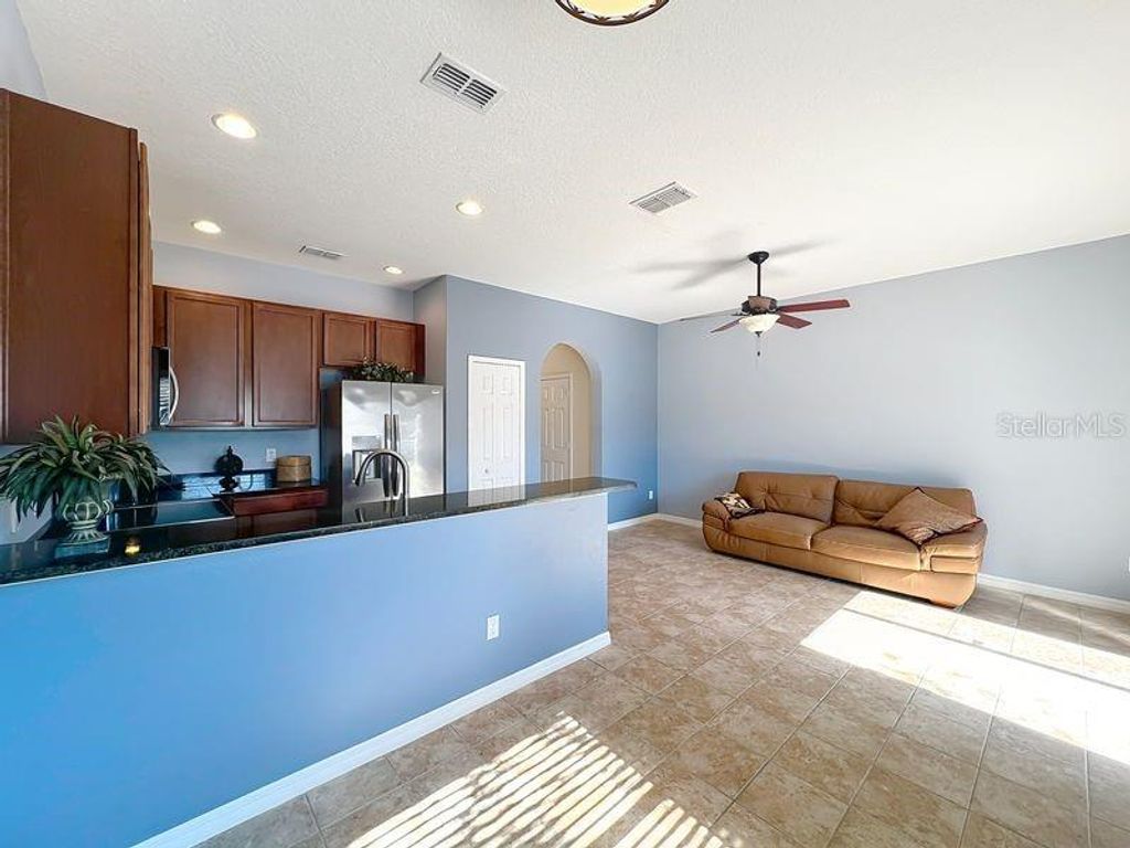 Image 15 of property listing at 3825 BLACK SPRUCE LANE, Winter Springs, FL 32708