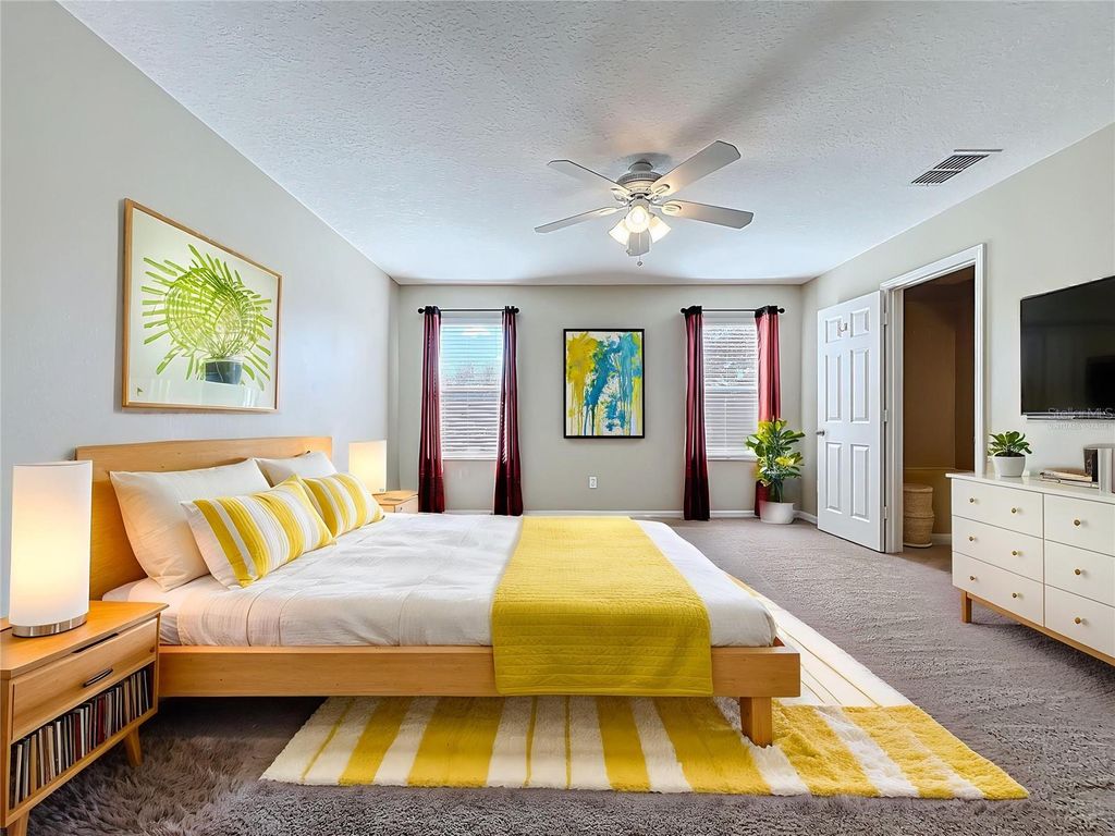 Image 23 of property listing at 3825 BLACK SPRUCE LANE, Winter Springs, FL 32708