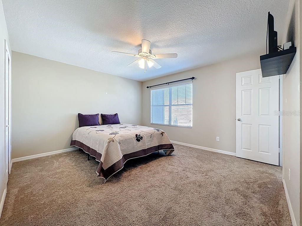 Image 24 of property listing at 3825 BLACK SPRUCE LANE, Winter Springs, FL 32708