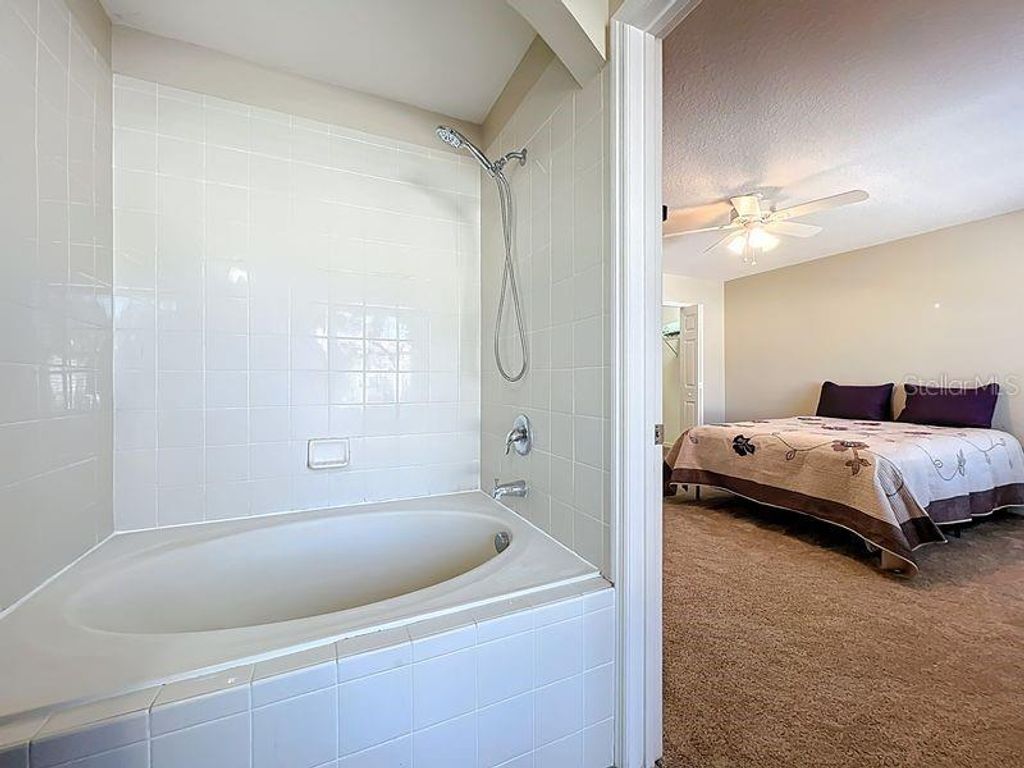 Image 30 of property listing at 3825 BLACK SPRUCE LANE, Winter Springs, FL 32708