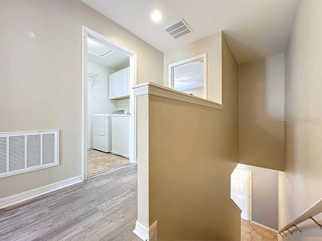 Image 31 of property listing at 3825 BLACK SPRUCE LANE, Winter Springs, FL 32708