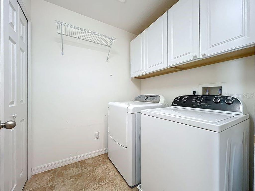 Image 32 of property listing at 3825 BLACK SPRUCE LANE, Winter Springs, FL 32708