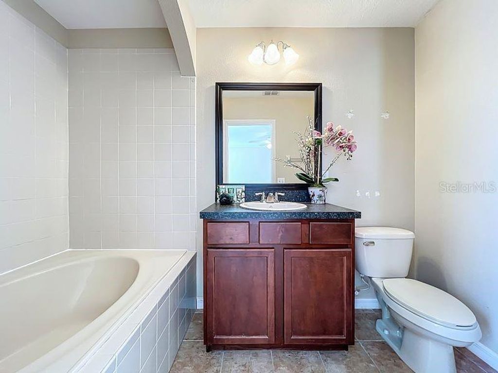 Image 35 of property listing at 3825 BLACK SPRUCE LANE, Winter Springs, FL 32708