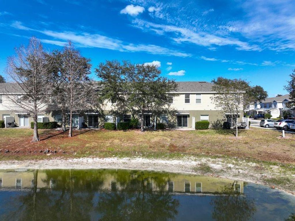 Image 41 of property listing at 3825 BLACK SPRUCE LANE, Winter Springs, FL 32708