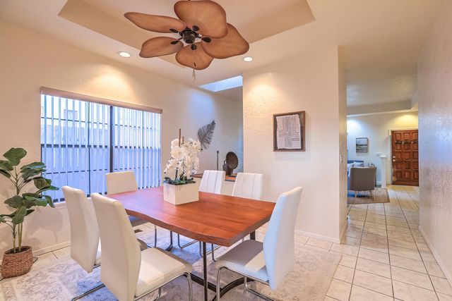 692 Lakeview Circle SE, Rio Rancho, NM 87124