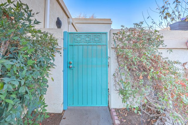 692 Lakeview Circle SE, Rio Rancho, NM 87124