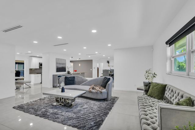 3150 Gulfstream Road, Palm Springs, FL 33461