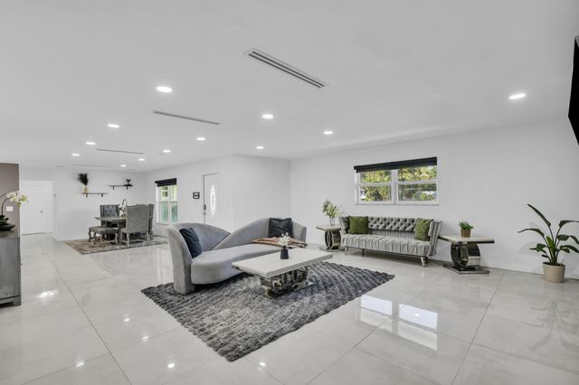 3150 Gulfstream Road, Palm Springs, FL 33461