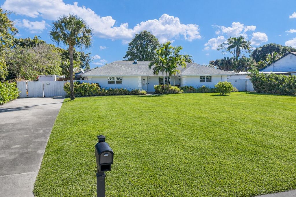 3150 Gulfstream Road, Palm Springs, FL 33461