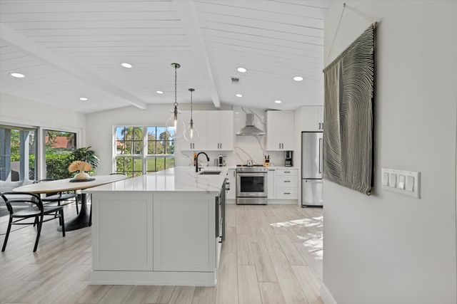 2235 Las Brisas Court, Wellington, FL 33414