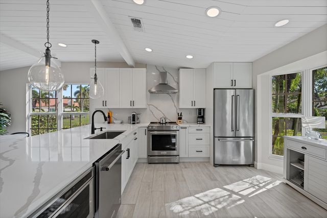 2235 Las Brisas Court, Wellington, FL 33414