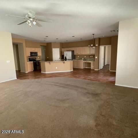 6804 W BRONCO Trail, Peoria, AZ 85383