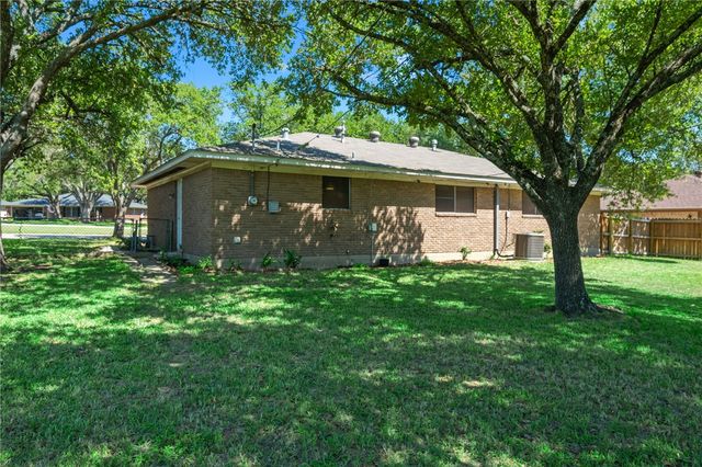 308 Madeline Drive, Bryan, TX 77802