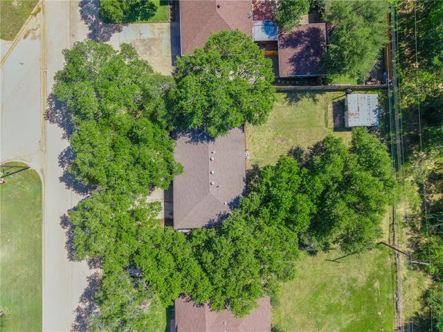 308 Madeline Drive, Bryan, TX 77802