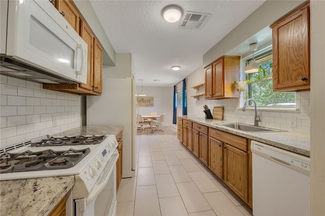 308 Madeline Drive, Bryan, TX 77802