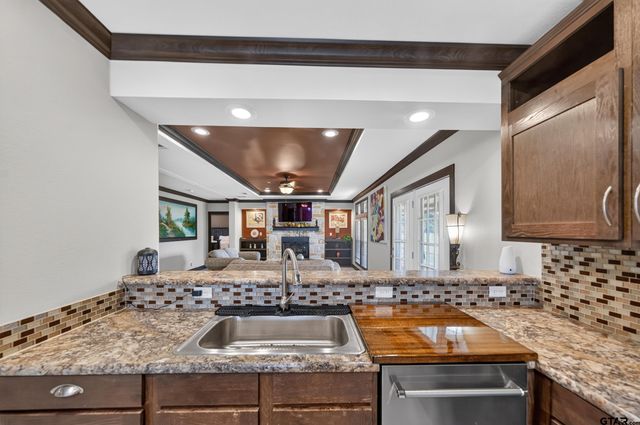 21138 County Road 4202, Chandler, TX 75758