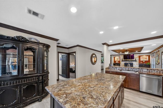 21138 County Road 4202, Chandler, TX 75758