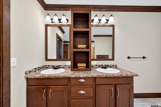 21138 County Road 4202, Chandler, TX 75758