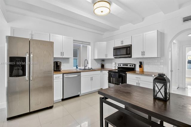 1680 NW 22nd Ct, Miami, FL 33125