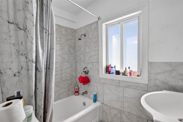 1680 NW 22nd Ct, Miami, FL 33125