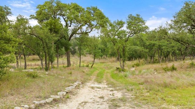 1850 Pursley RD, Dripping Springs, TX 78620