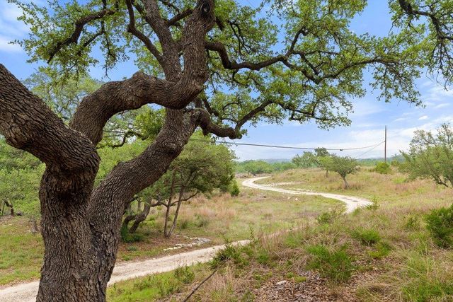 1850 Pursley RD, Dripping Springs, TX 78620