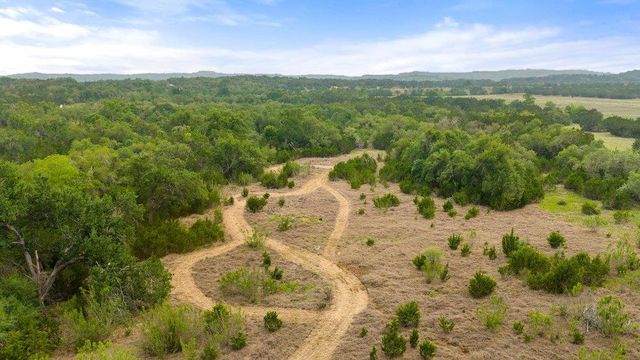 1850 Pursley RD, Dripping Springs, TX 78620