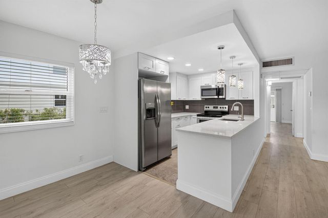 212 Monaco Way E, Delray Beach, FL 33446