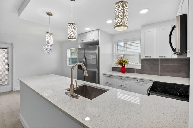 212 Monaco Way E, Delray Beach, FL 33446