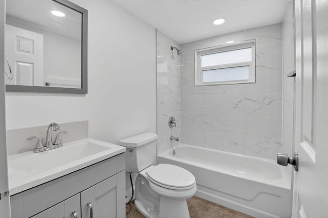 212 Monaco Way E, Delray Beach, FL 33446