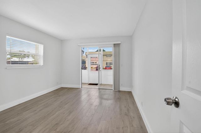 212 Monaco Way E, Delray Beach, FL 33446