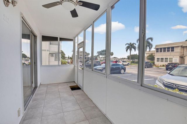 212 Monaco Way E, Delray Beach, FL 33446