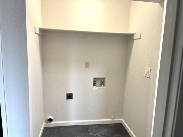 9342 Los Torres Dr, Elk Grove, CA 95624